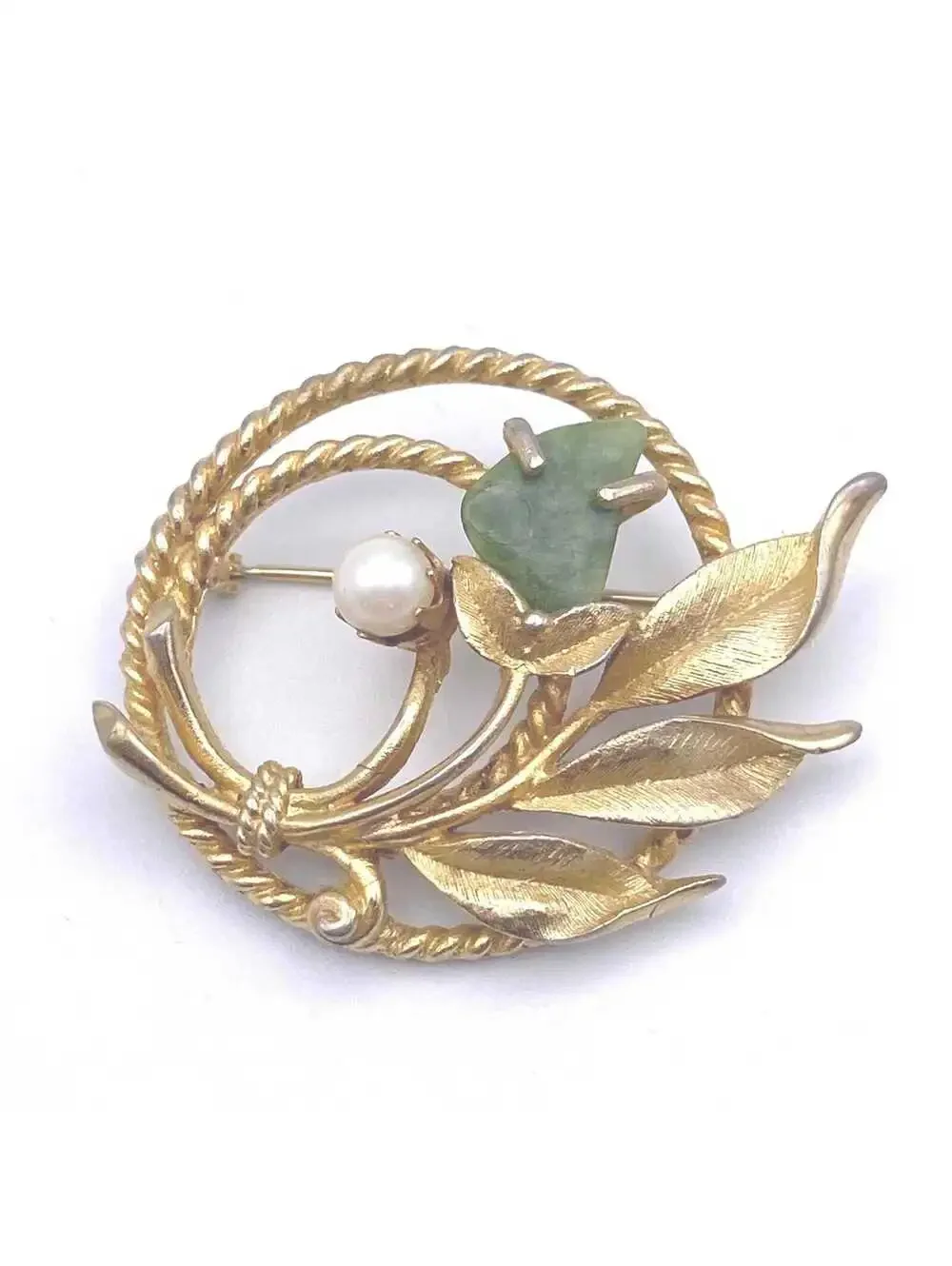 Vintage Sarah Coventry Gold Tone, Faux Pearl & Green Jade Floral Wreath Brooch.